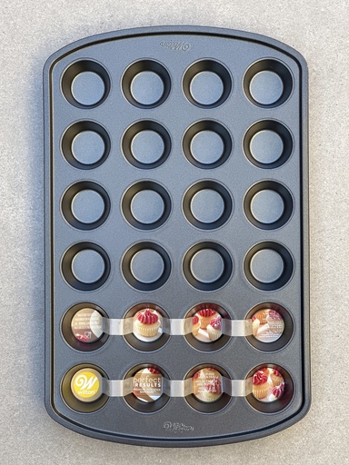 Molde de mini cupcakes 24 cavidades antiadherente wilton